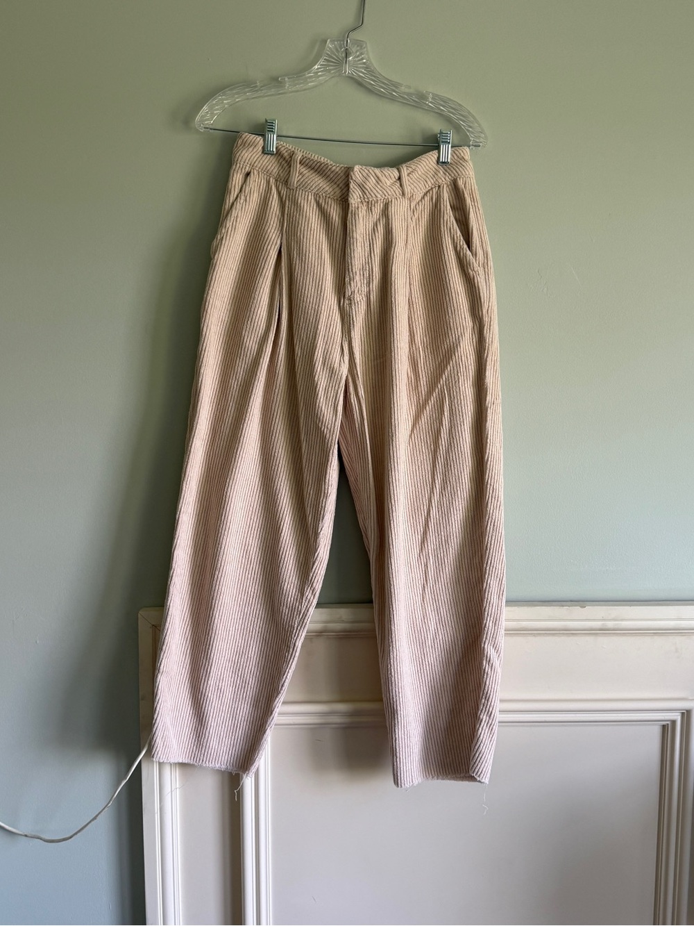 UO BDG Beige Corduroy Pants - Relaxed Fit (medium)